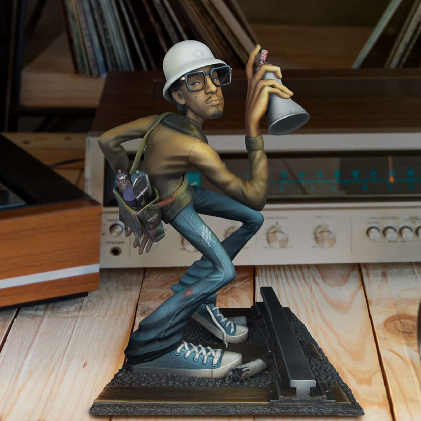Hip Hop Elements Sculpture Artist Statue DJ Break Dance Modeling Resin Sculpture - Image 15